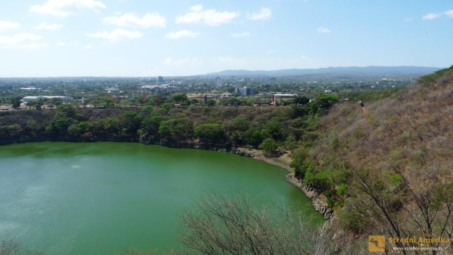 NManagua, sopečné jezero uprostřed města