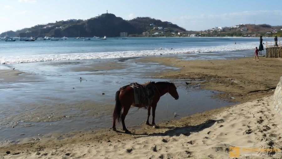 Nikaragua, San Juan del Sur. Pláž ve městě